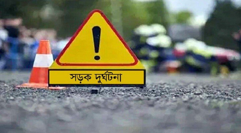 শেরপুরে ত্রিমুখী সংঘর্ষে চালক নিহত, ১৫ আহত