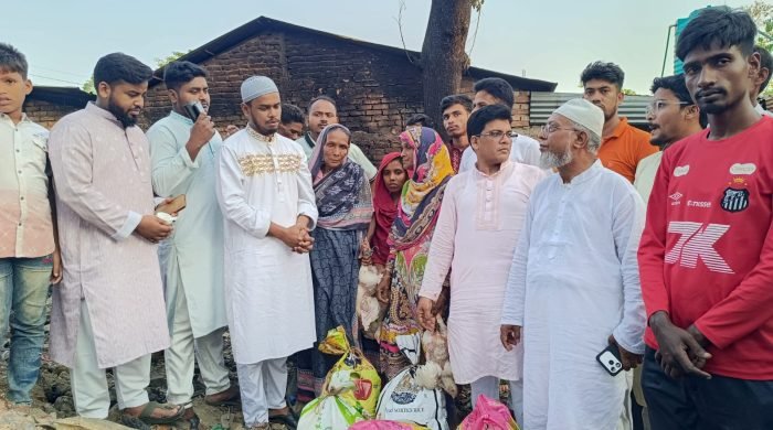 আনোয়ারায় অগ্নিকাণ্ডে ক্ষতিগ্রস্তদের মাঝে এনসিপির এক মাসের খাদ্যসামগ্রী বিতরণ