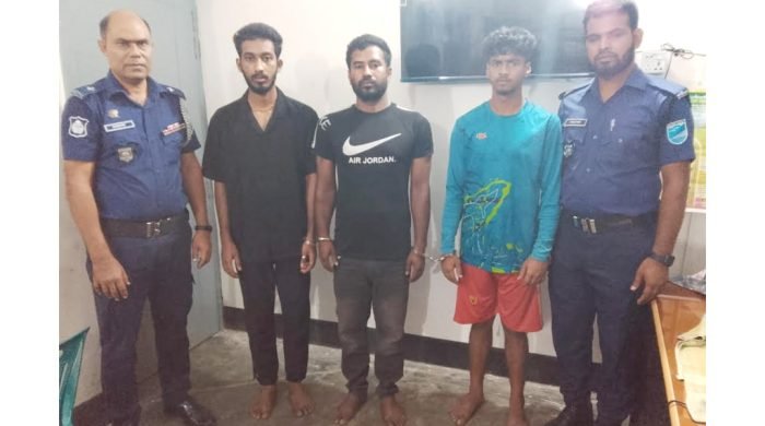 শ্মশান থেকে মাথার খুলি চুরির ঘটনায় ৩ হিন্দু যুবক গ্রেপ্তার, খুলি উদ্ধার