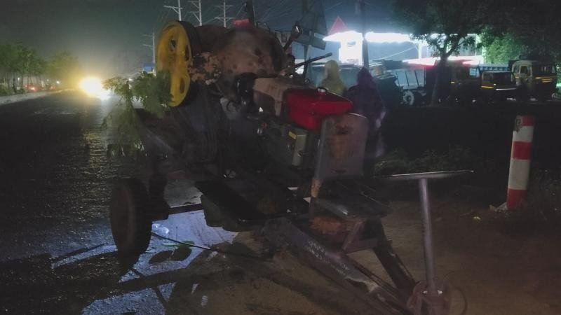 ভালুকায় ইট ভাঙ্গা ট্রলিতে বাসের ধাক্কায় নিহত ১