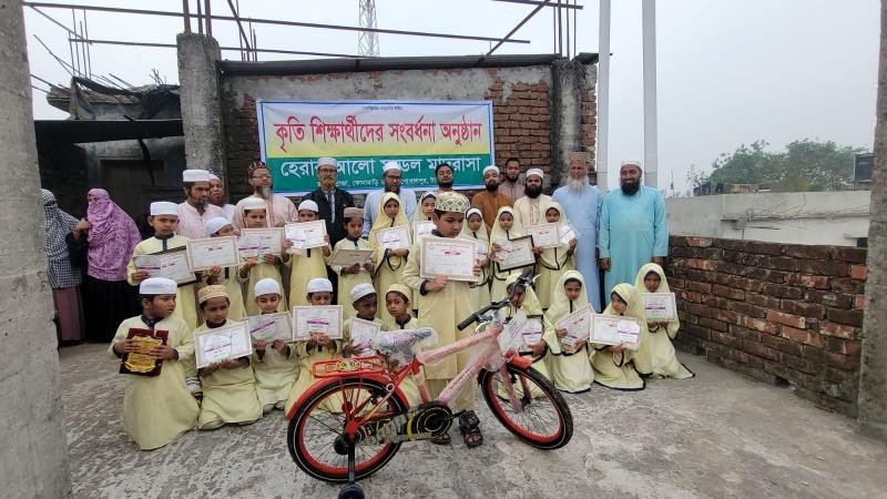 ১৬ শিক্ষার্থীকে সংবর্ধনা, টাঙ্গাইলে প্রথম নাজিব