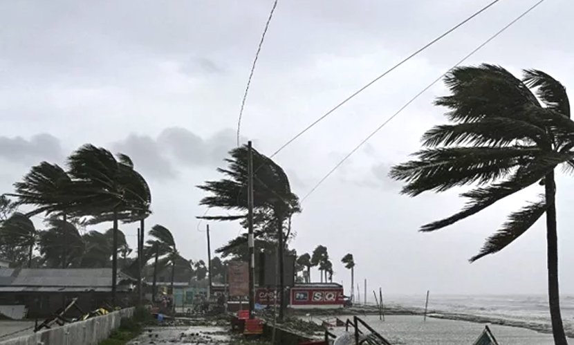 দুপুর ১টার মধ্যে ১৪ জেলায় ঝোড়ো হাওয়ার পূর্বাভাস