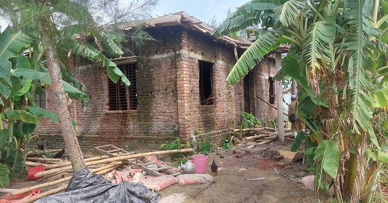রামগতিতে ছাদ নির্মাণকে কেন্দ্র করে সংঘর্ষ, আহত ২০