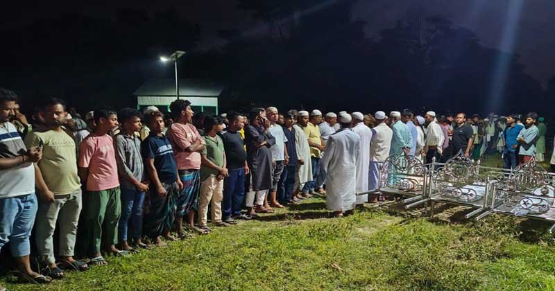 মা ও তিন বোন পাশাপাশি কবরে, দোয়া চাইলেন ছেলে