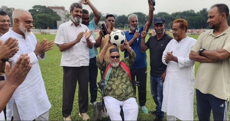 গাজীপুরে শহীদ বরকত স্টেডিয়ামে বেড়েই চলছে ফুটবল উন্মাদনা