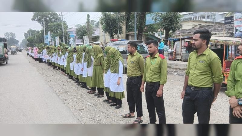 পঞ্চগড়ে ডিউটিরত অবস্থায় নার্সদের মানববন্ধনে অংশ নেওয়ার অভিযোগ
