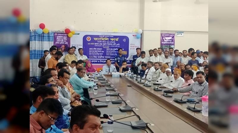 বেতাগীতে ফ্যামিলি কার্ড বিতরণ কার্যক্রম অনুষ্ঠিত