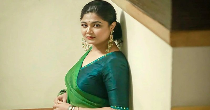 বেবিবাম্প নিয়ে প্রকাশ্যে মৌসুমী হামিদ, একসঙ্গে জানালেন বিয়ে ও মা হওয়ার খবর