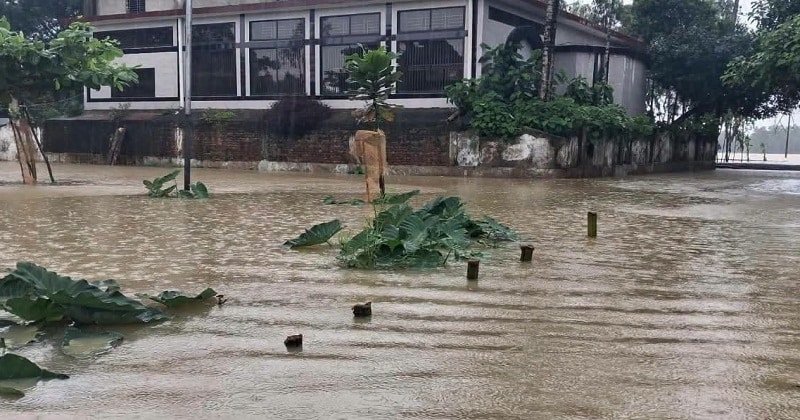 চকরিয়া ও মাতামুহুরী উপজেলায় ভয়াবহ বন্যা, লক্ষাধিক মানুষ পানিবন্দি
