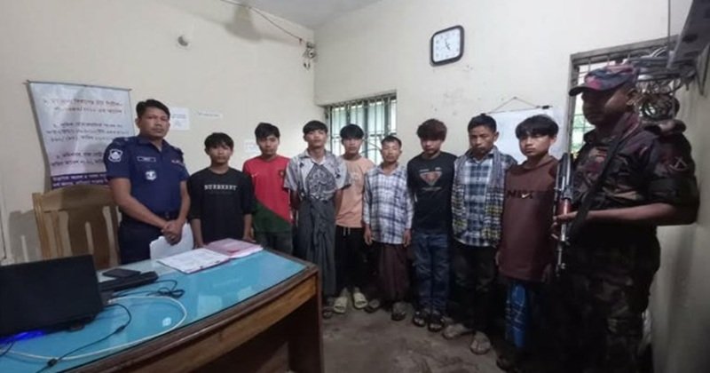 নাইক্ষ্যংছড়ি সীমান্ত দিয়ে বাংলাদেশে অনুপ্রবেশের সময় মিয়ানমারের ৮ নাগরিক আটক