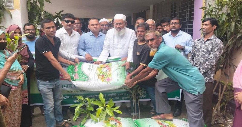 ভূঞাপুরে বিনামূল্যে ১ হাজার ৪শ গাছের চারা বিতরণ