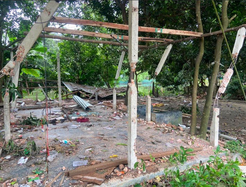 কুমিল্লায় প্রবাসীর বাড়িতে সংঘবদ্ধ হামলা, ৩টি ঘর ভাঙচুর-লুটপাট; আহত ৩
