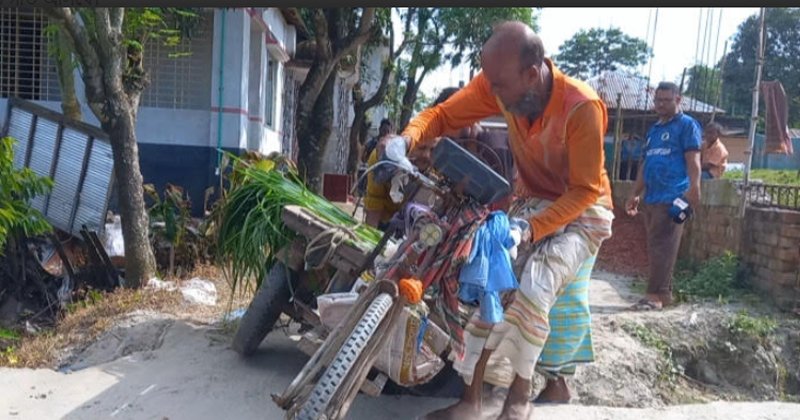 গঙ্গাচড়ায় কাঁচা রাস্তার বেহাল অবস্থা, দুর্ভোগে মানুষ