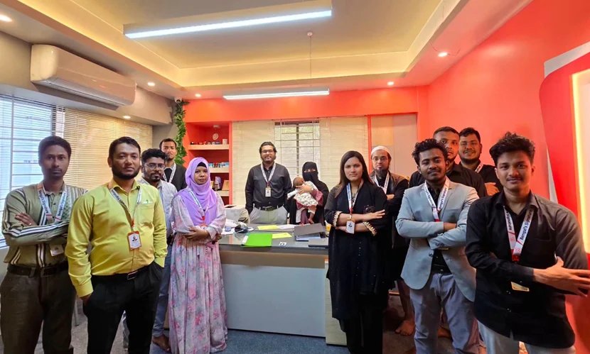 সিল বানিয়ে লাখ লাখ টাকা আয় করছেন শিক্ষার্থী দম্পতি