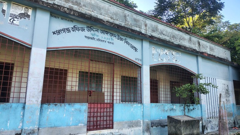 পুলিশ ফাঁড়ির পাশের স্কুলে ১৭ ল্যাপটপ চুরি, সিসিটিভি ঘুরিয়েও রক্ষা পেল না চোরের পায়ের ছাপ