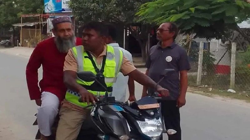 শ্রেণিকক্ষে প্রধানমন্ত্রীর বাংলা উচ্চারণ নিয়ে মন্তব্য, শিক্ষক আটক