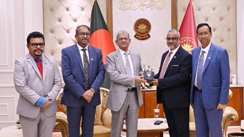 দুর্নীতিবাজদের আইনের আওতায় আনতে হবে: রাষ্ট্রপতি