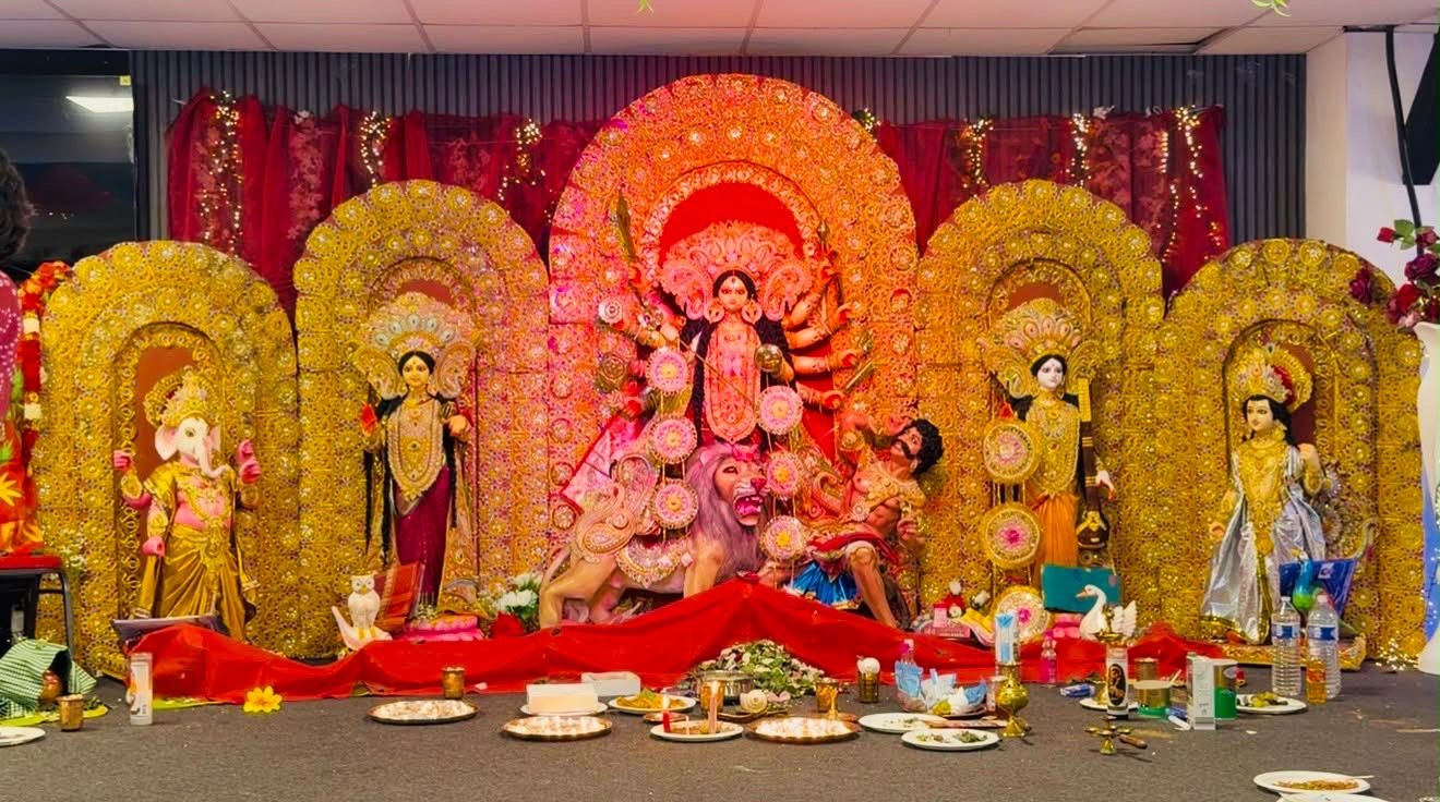 উৎসবের আমেজে মুখর প্যারিস, চলছে শারদীয় দুর্গোৎসব