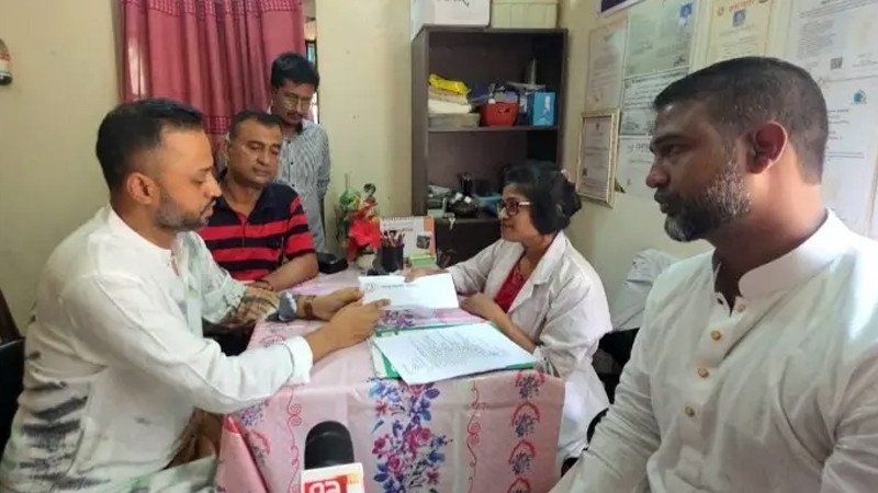 মস্তিষ্কে বুলেট, শরীরে ৪৭ ছররা গু*লি: রীপার খোঁজ নিলেন প্রধানমন্ত্রী