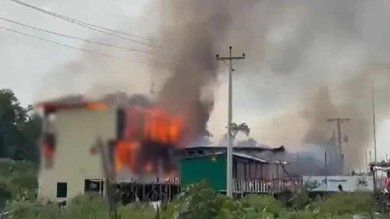 কক্সবাজারে রিসোর্টে ভয়াবহ আগুন, ৫ মর*দেহ উদ্ধার