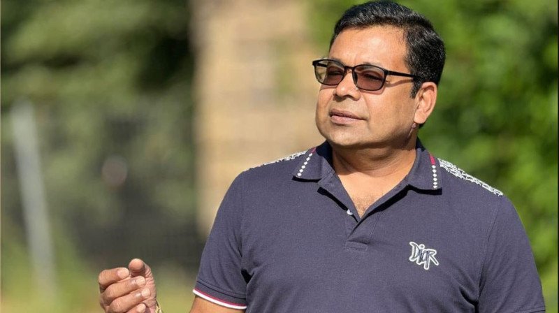 গ্রামবাসী গান গাওয়ার ‘অপরাধে’ মনির খানকে মেরেছিলেন