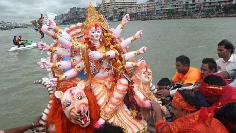 আজ বিজয়া দশমী- দেবী বিসর্জনে শেষ হচ্ছে শারদীয় দুর্গোৎসব