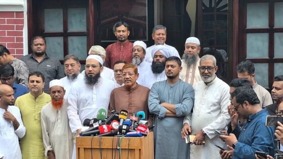 আওয়ামী লীগ-বিএনপির সমঝোতা স্পষ্ট, থলের বিড়াল বেরোনোর ভয়ে নীরব বিএনপি: আযাদ