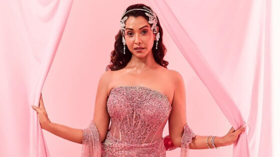 চুমুর দৃশ্যে ‘নিয়ন্ত্রণ’ হারান অভিনেতা, অস্বস্তিতে অভিনেত্রী