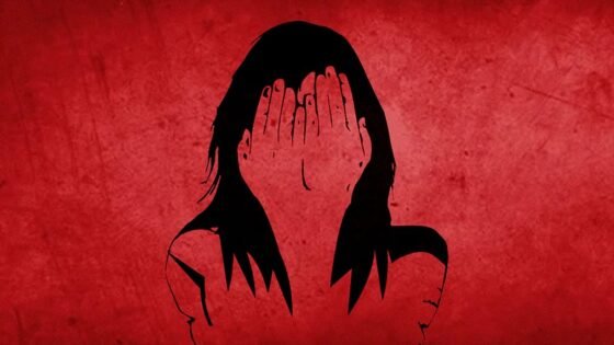 বাড়িতে ঢুকে চুল কেটে দেওয়া হলো নারীর, শরীরে দেওয়া হলো মরিচের গুঁড়া