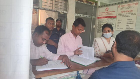 পাবনায় পরিবেশ দূষণ রোধে অভিযান : জরিমানা আদায়